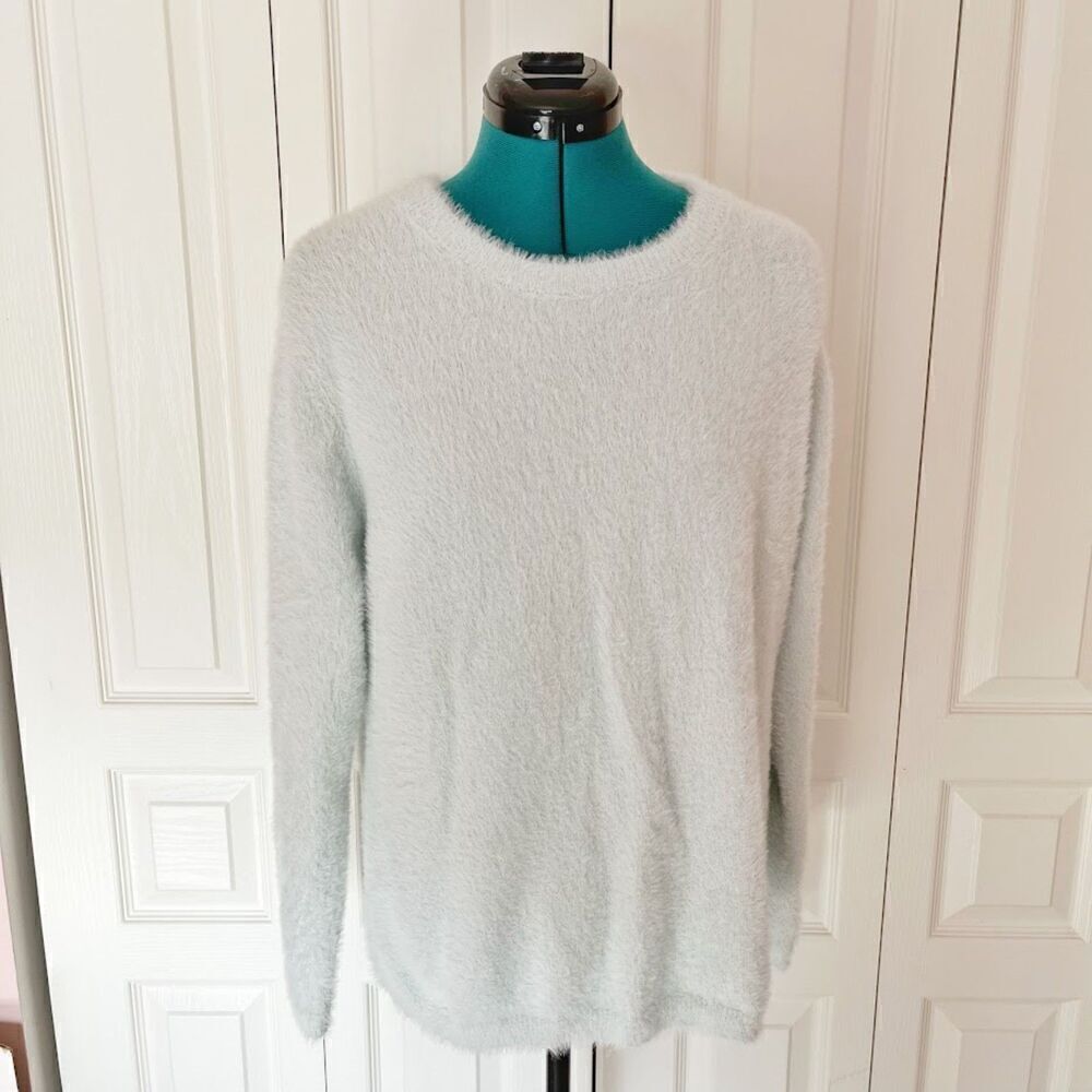 Ellen Tracy Soft Cozy Fuzzy Knit Stretch Eyelash Round Neck Long Sleeve Sweater